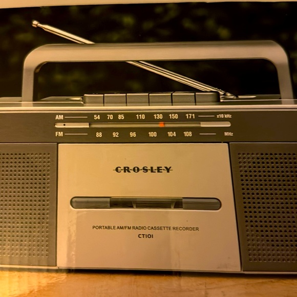 Crosley Cassette Player & Radio - Picture 1 of 5